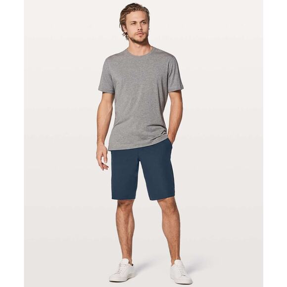 Lululemon Commission Short Relaxed *Warpstreme 11" Size 32 EUC Navy Blue - Picture 1 of 5